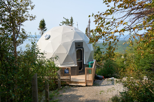 Été,Saison,Baie-des-Chaleurs,Région,MRC Avignon,Carleton,Milieu naturel,Montagne,Mont Saint-Joseph,Hébergement,Chalet,Jour,Temps